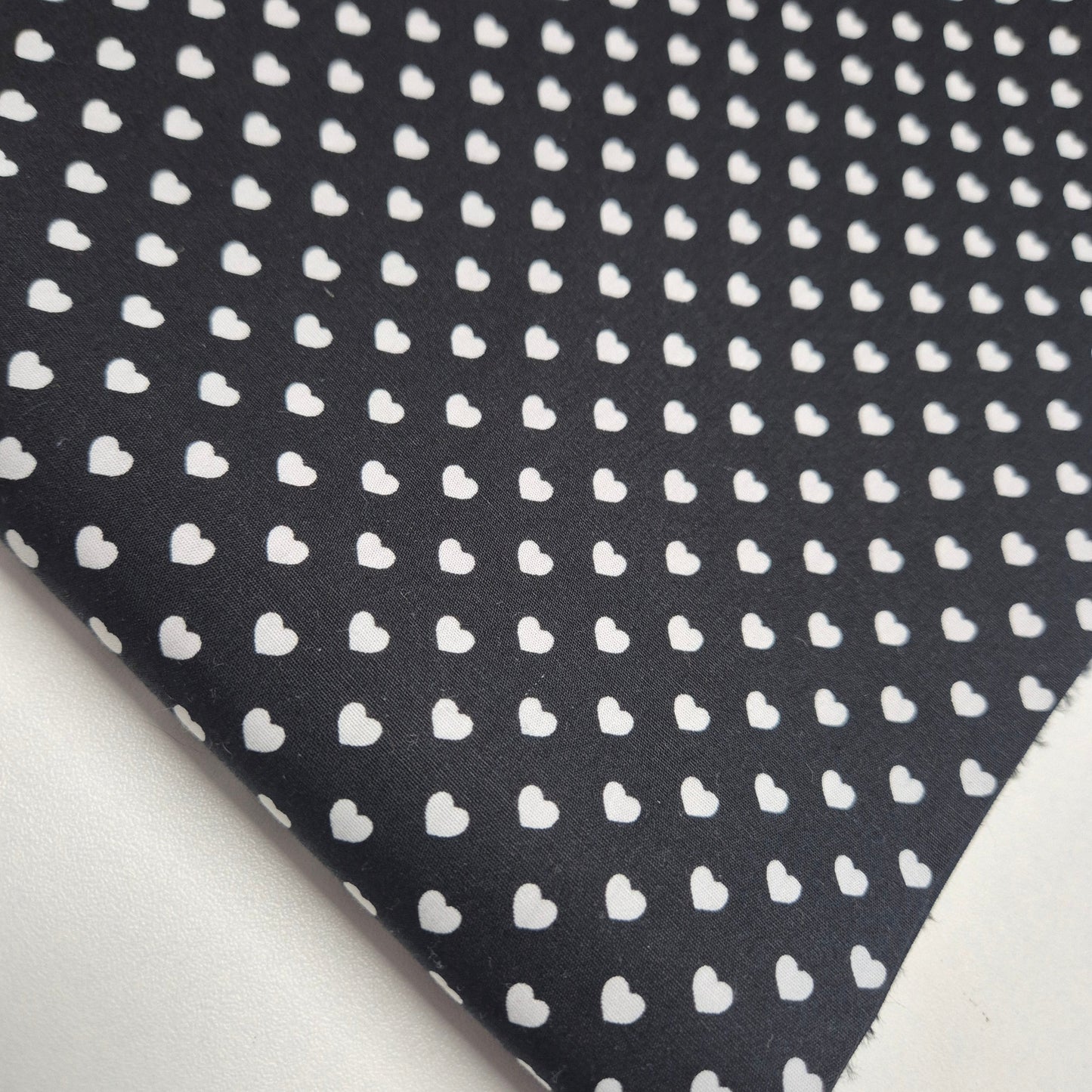 Dinkelspelzkissen-schwarz-herzen